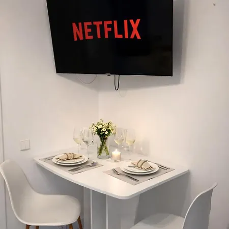 Апартаменти Bright One-room - Area Бухарест